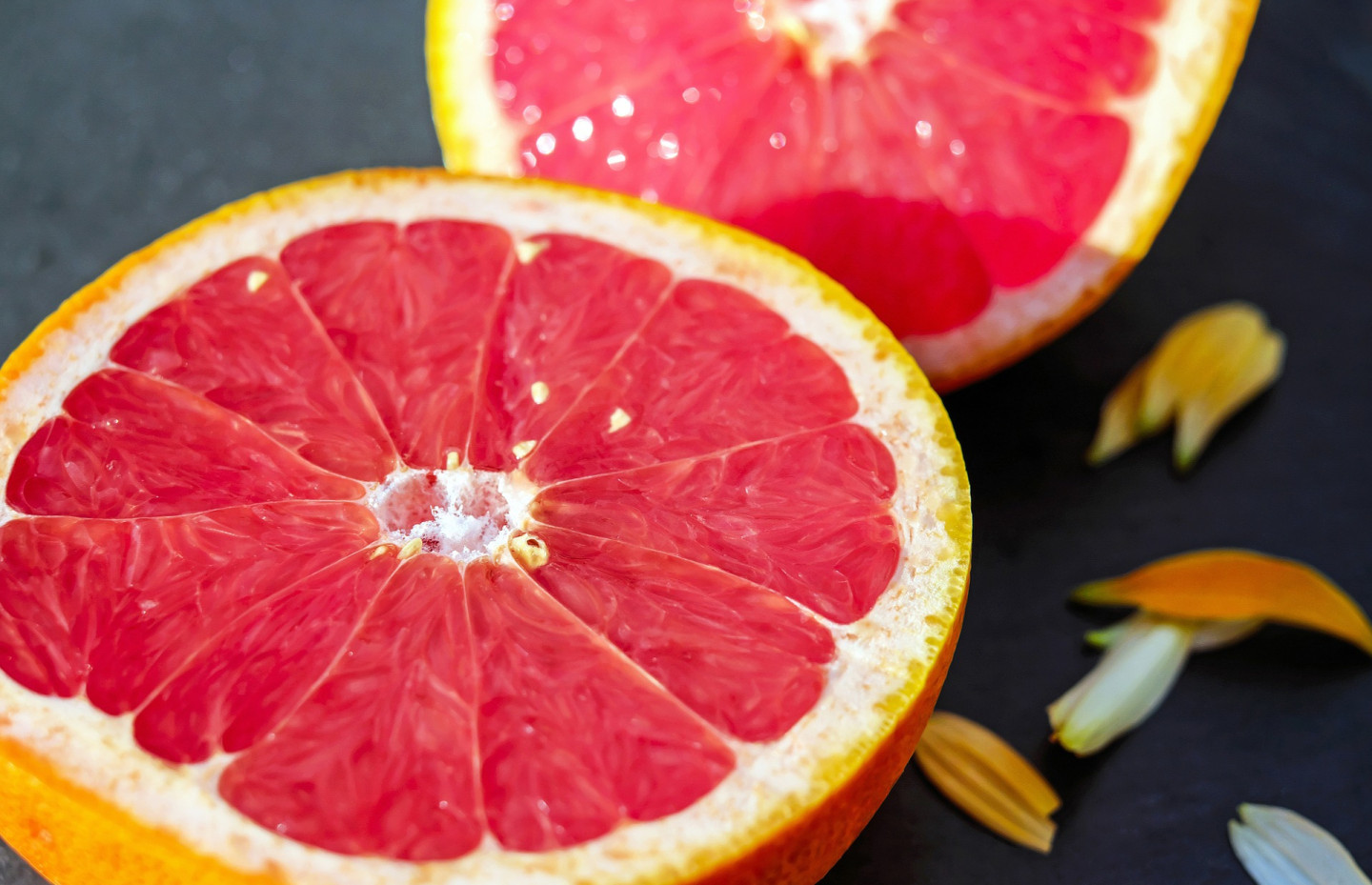 Почему грейпфрут называется так: история происхождения названия