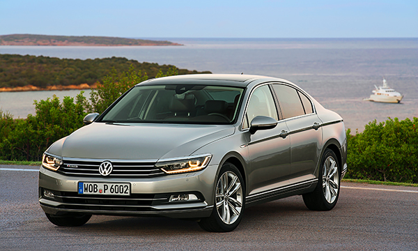 Volkswagen назвал российские цены на новый Passat