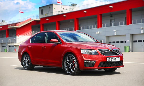 Спортивная практичность. Тест-драйв Skoda Octavia RS