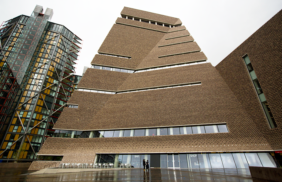 Tate museum. Музей Тейт Модерн в Лондоне. Галерея Тейт Модерн Великобритания. Современная галерея Тейт в Лондоне. Галерея современного искусства Тейт Модерн.