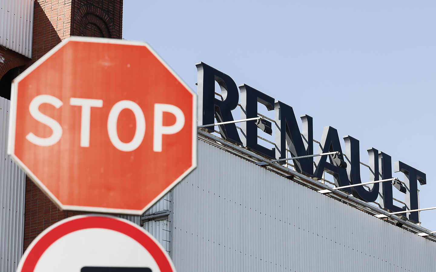              Renault Russia переименуют в МАЗ «Москвич»         