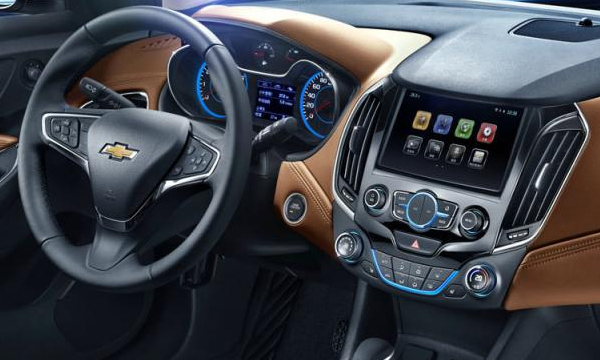 Chevrolet показал интерьер нового Cruze
