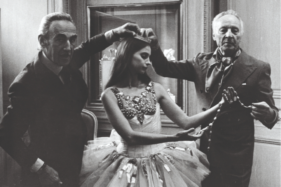 Пьер Арпельс, Сюзанн Фаррелл и Джордж Баланчин на премьере балета «Драгоценности» в Театре Елисейских полей 1976 год