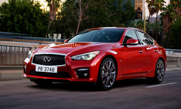 Infiniti назвала российские цены на обновленный седан Q50