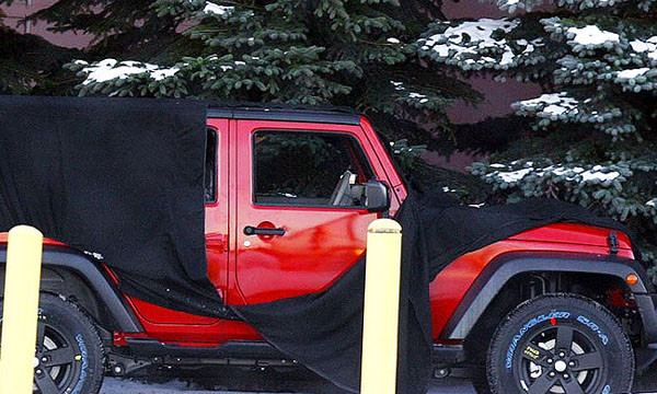 Jeep тестирует четырехдверный Wrangler