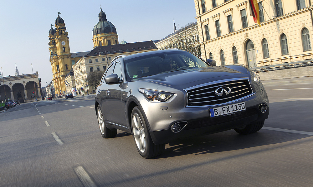 Тесть-драйв Infiniti FX30d. Тракторная сила