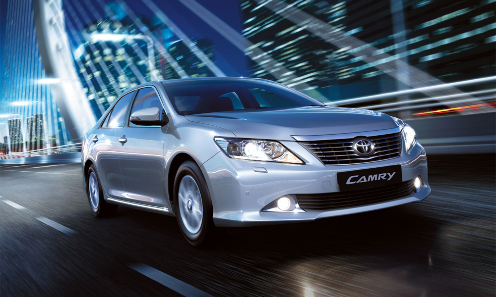 Новая Toyota Camry появится в России в ноябре