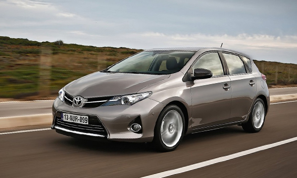 Toyota отзывает в России хэтчбеки Auris