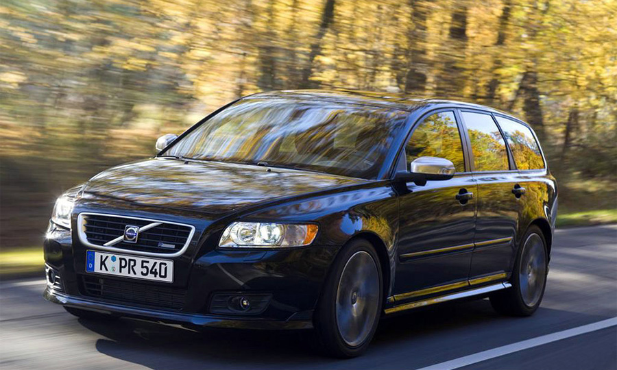 Сарай Volvo V50 обставит не один седан