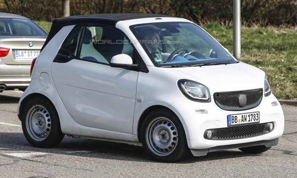 Кабриолет Smart Fortwo замечен без камуфляжа