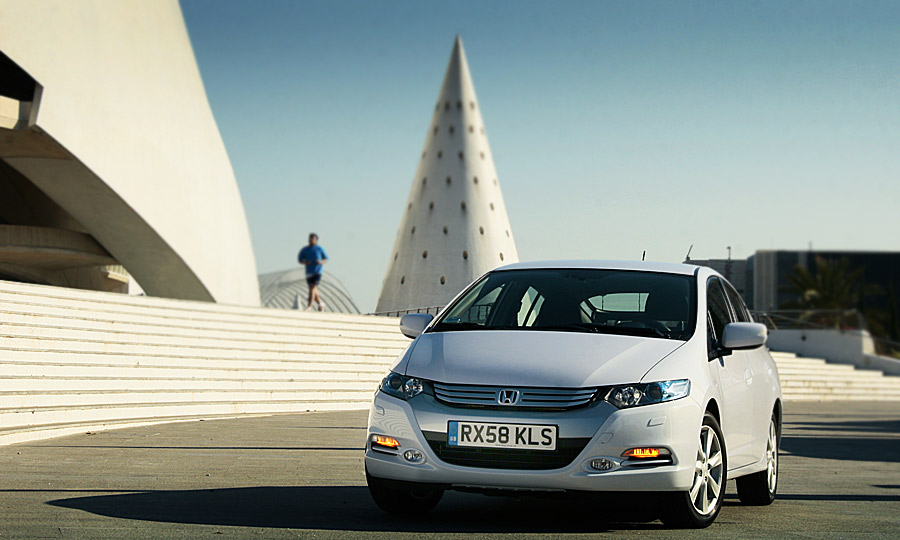 Honda Insight обещает России массовую гибридизацию