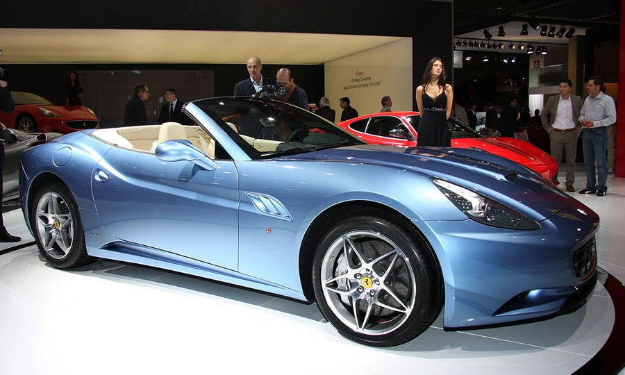 Купе-кабриолет Ferrari California