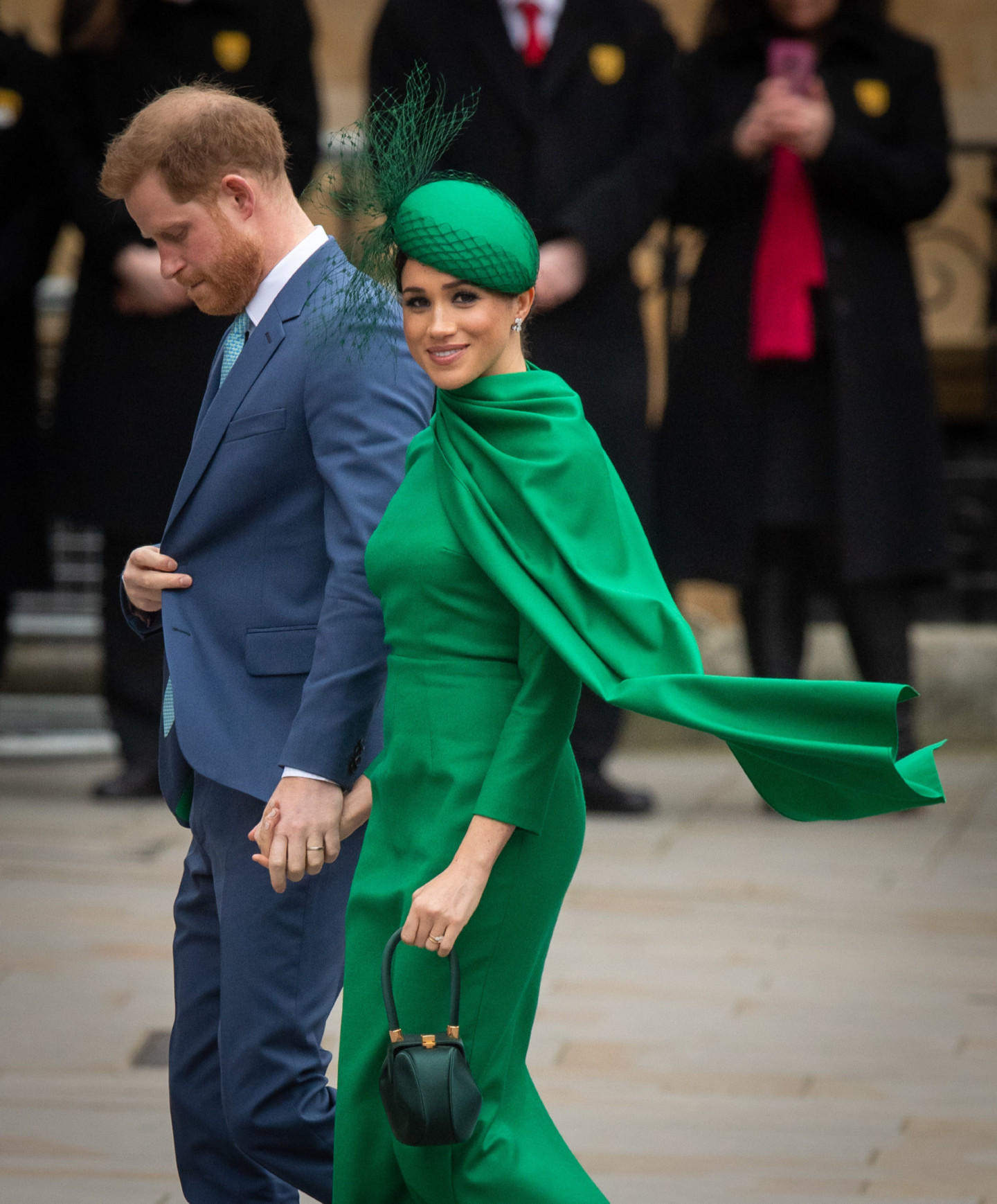 Принц Гарри и Меган Маркл с сумкой Gabriela Hearst, 2020 год