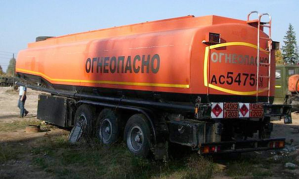 Запретительные пошлины на вывоз бензина продлили на месяц