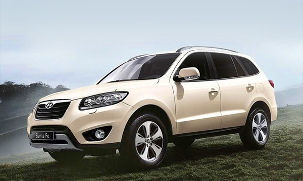 Hyundai Santa Fe получил комплектацию с передним приводом