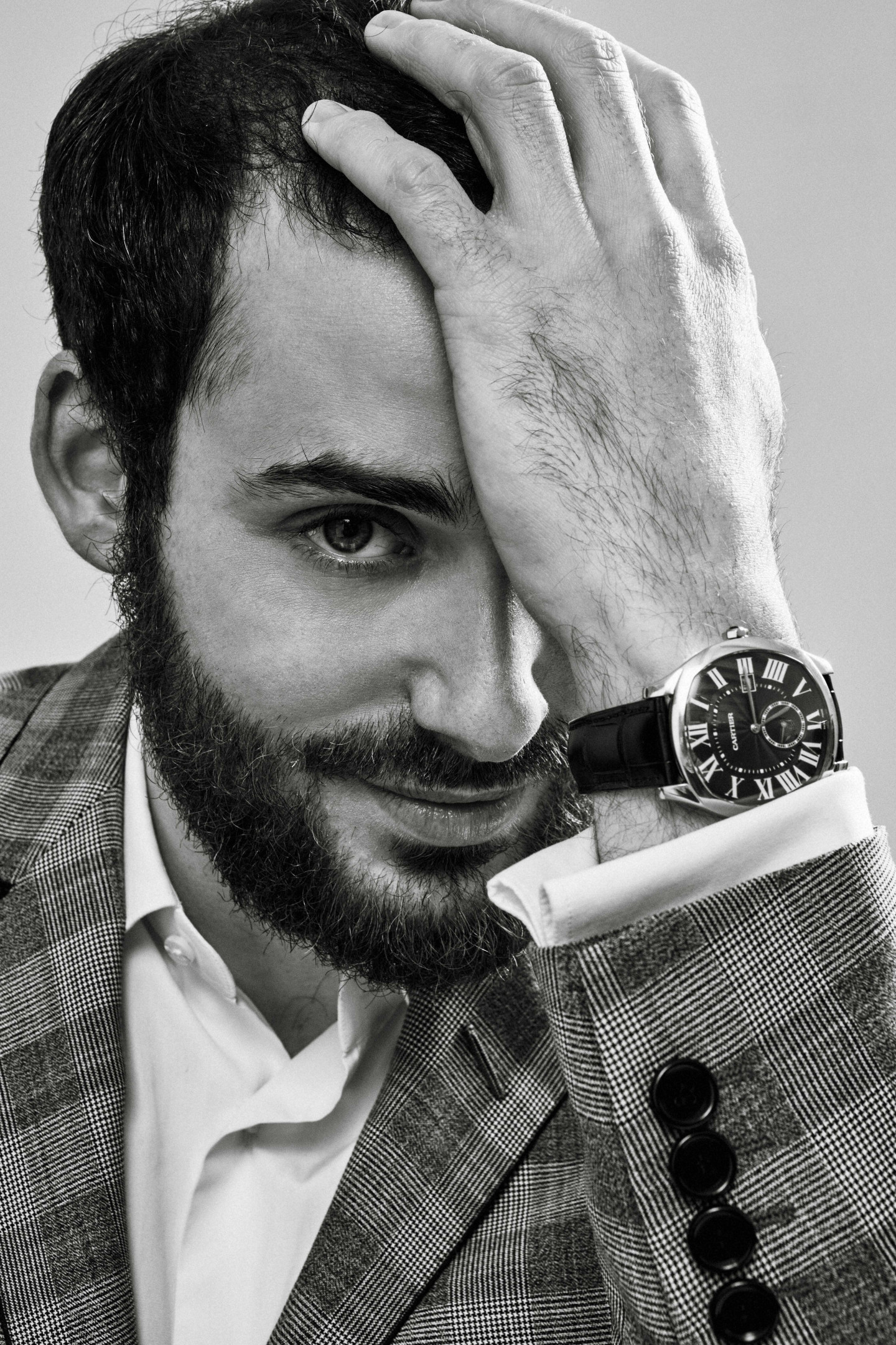 На Льве: пиджак Lanvin, сорочка Van Laack, запонки Cartier, часы Drive de Cartier