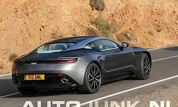 Спорткар Aston Martin DB11 впервые замечен без камуфляжа