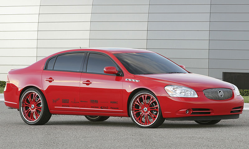 Buick привез на SEMA 11 модификаций Lucerne