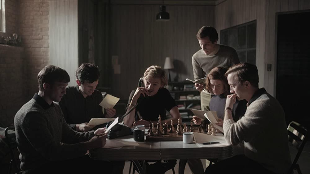 Кадр из сериала «Ход королевы»