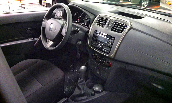 Фотографии салона нового Renault Logan попали в сеть