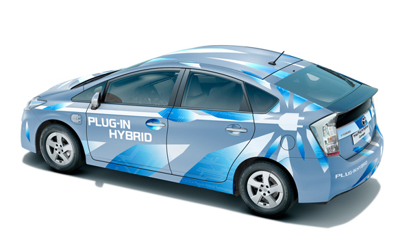 Получены фото нового поколения Toyota Prius