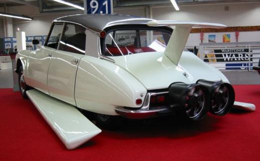 Автомобиль Фантомаса Citroen DS21