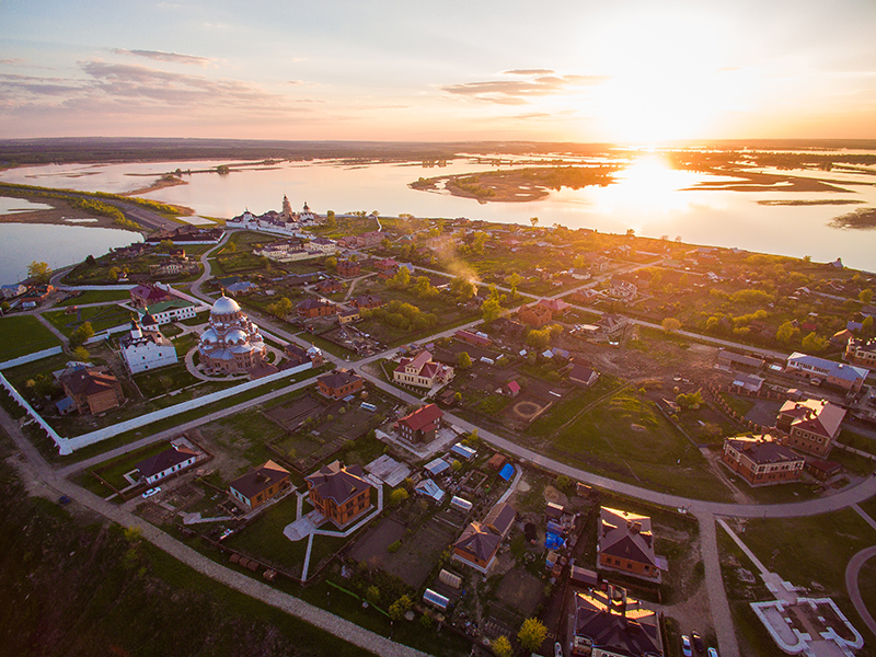 Вид сверху на остров-город Свияжск