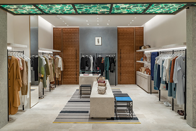 Новое пространство испанского бренда Loewe в ЦУМе
