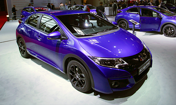 Honda Civic научили самостоятельно тормозить перед препятствиями