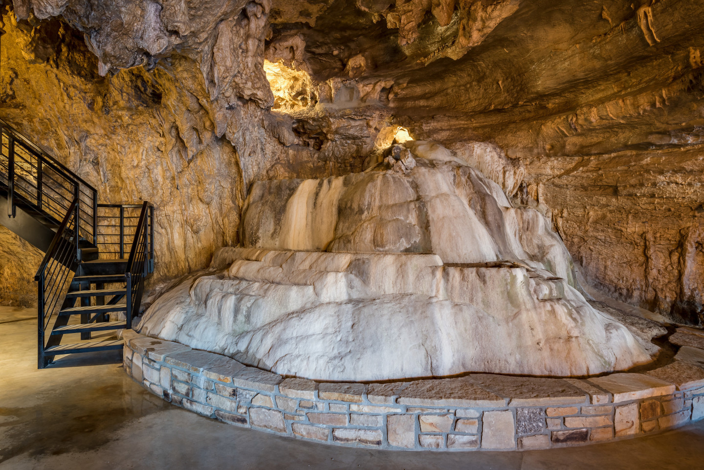 Фото: beckhamcave.com