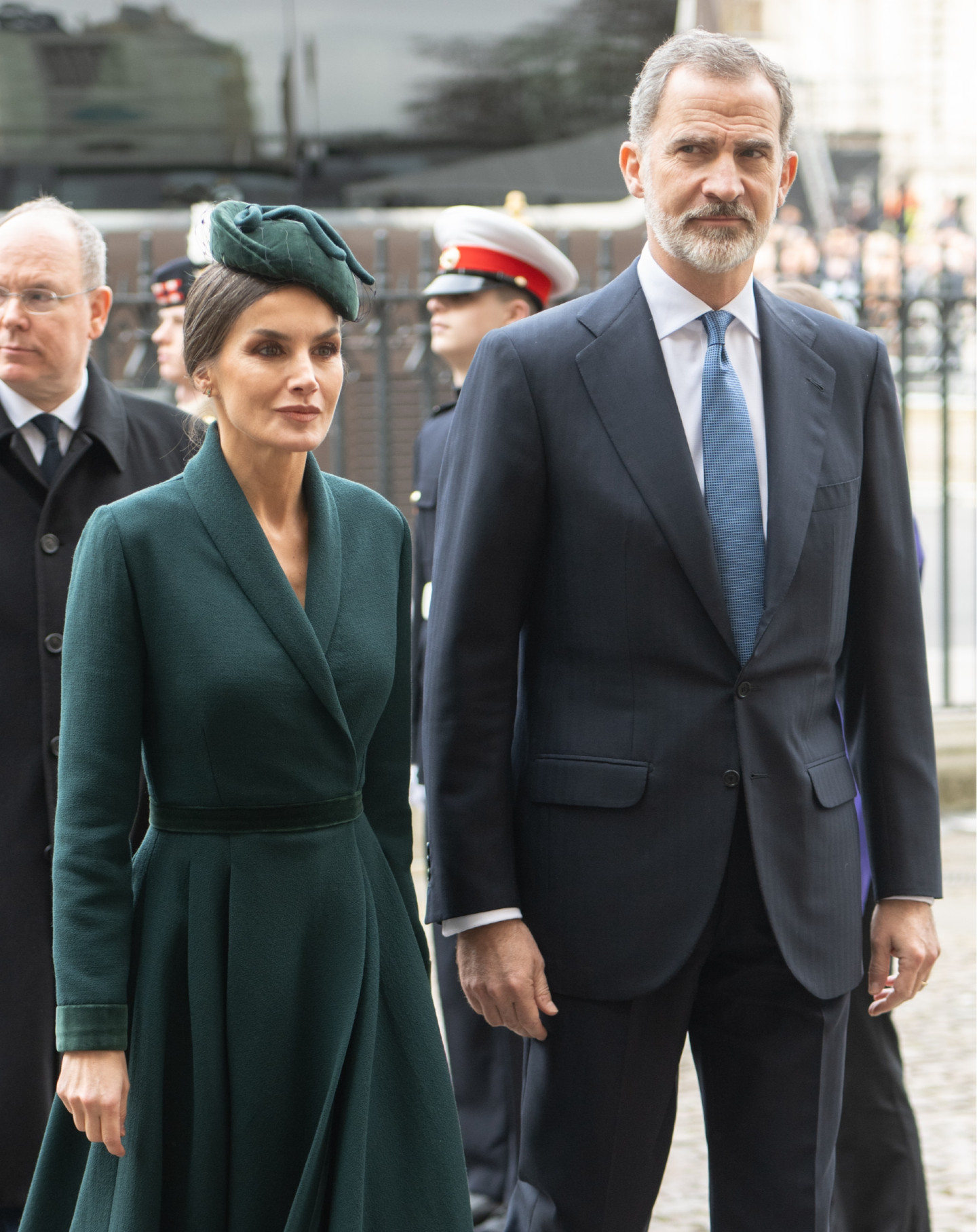 Летиция, королева-консорт Испании, и Филипп VI, король Испании, на поминальной службе по принцу Филиппу, 29 марта 2022 года