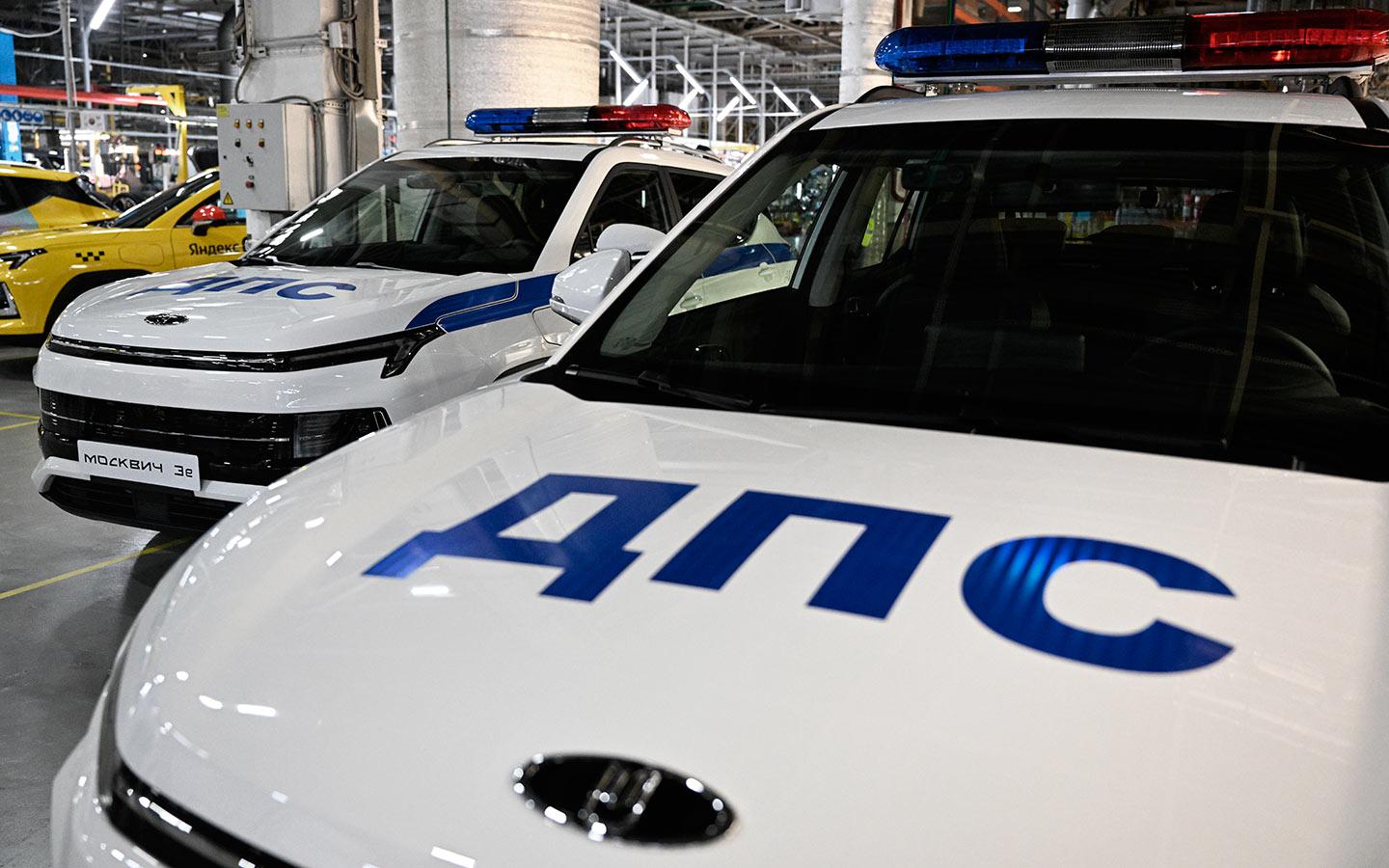 «Москвич» показал кроссоверы для ДПС :: Autonews