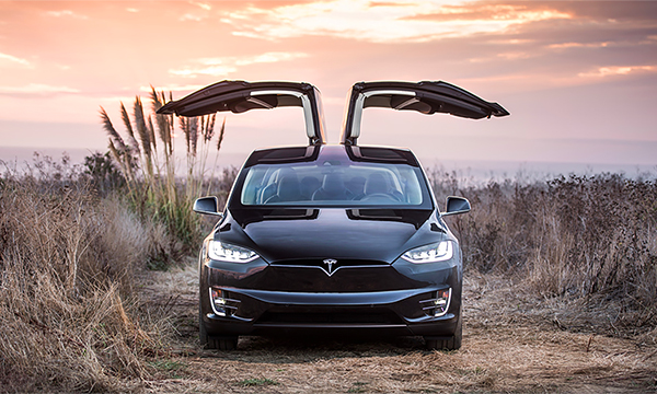 Tesla отзывает кроссоверы Model X