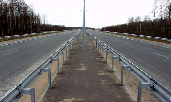 На основных улицах Москвы появятся разделители