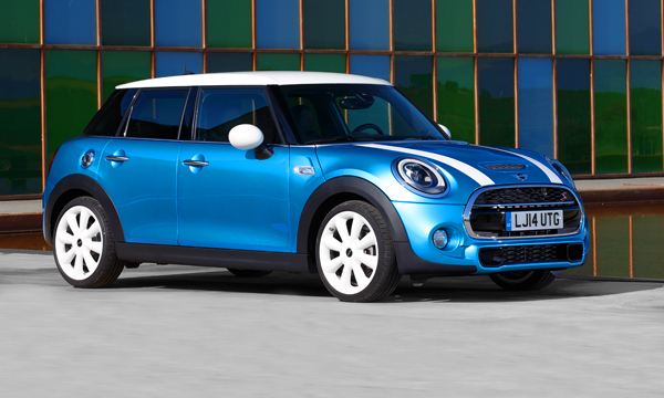 Названы российские цены на новый Mini Cooper
