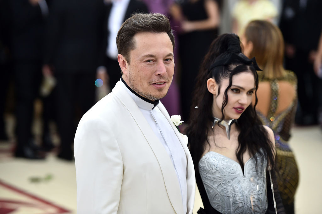 Илон Маск и певица Граймс на вечеринке MetGala