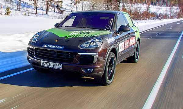 Электромоторы в Сибири. Тест-драйв гибрида Porsche Cayenne