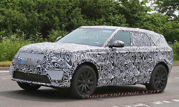 Jaguar Land Rover приступил к испытаниям конкурента BMW X6
