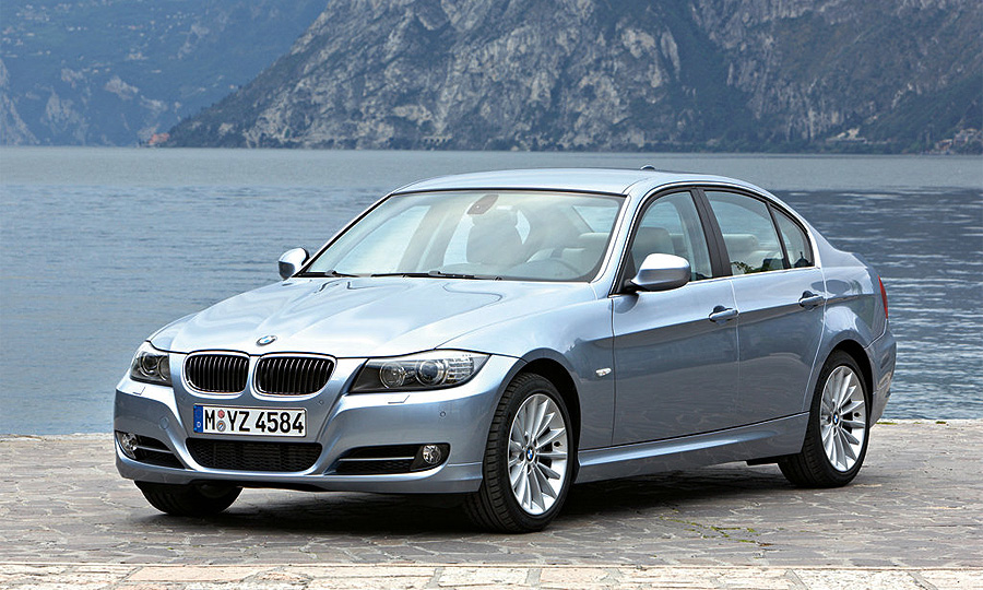 Чистая прибыль BMW сократилась почти в 10 раз