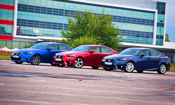 Последний из V-образных. Тест-драйв Lexus IS