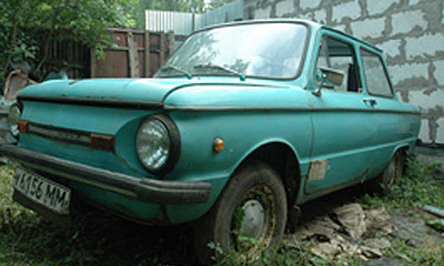 Водитель автомобиля "Запорожец" не справился с управлением