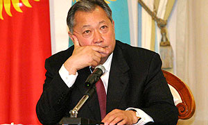 Курманбек Бакиев разрешил правый руль