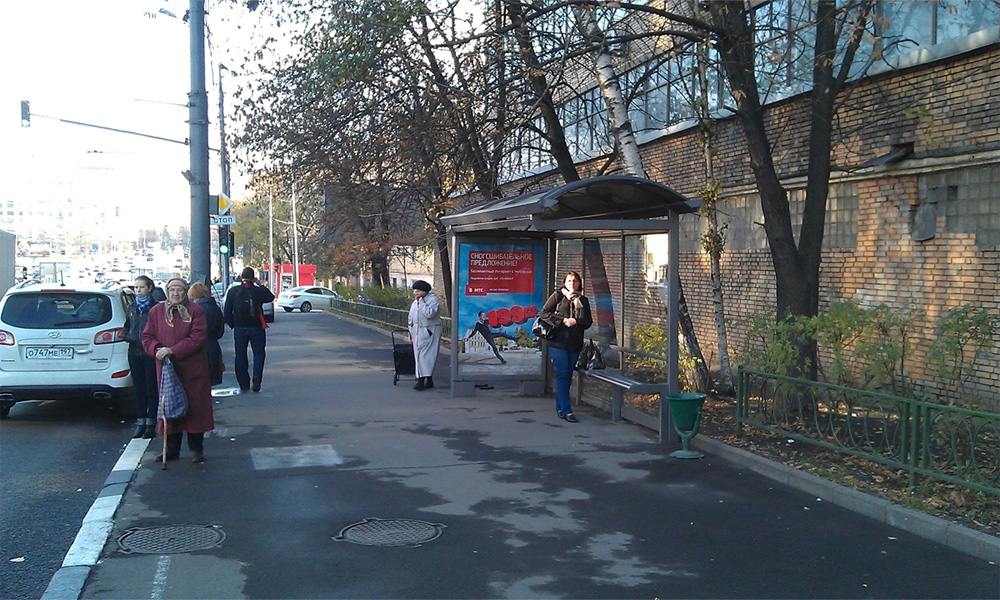 Автобусные остановки в Москве дискредитируют общественный транспорт