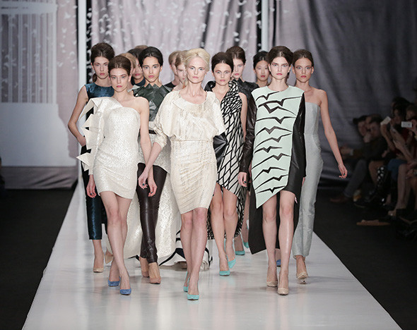 Фэшн вик она герой всех фото В Москве проходит Mercedes-Benz Fashion Week Russia РБК Стиль