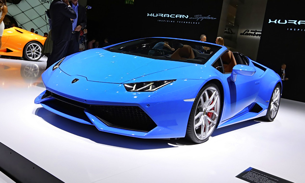 Lamborghini привез во Франкфурт спорткар с открытым верхом