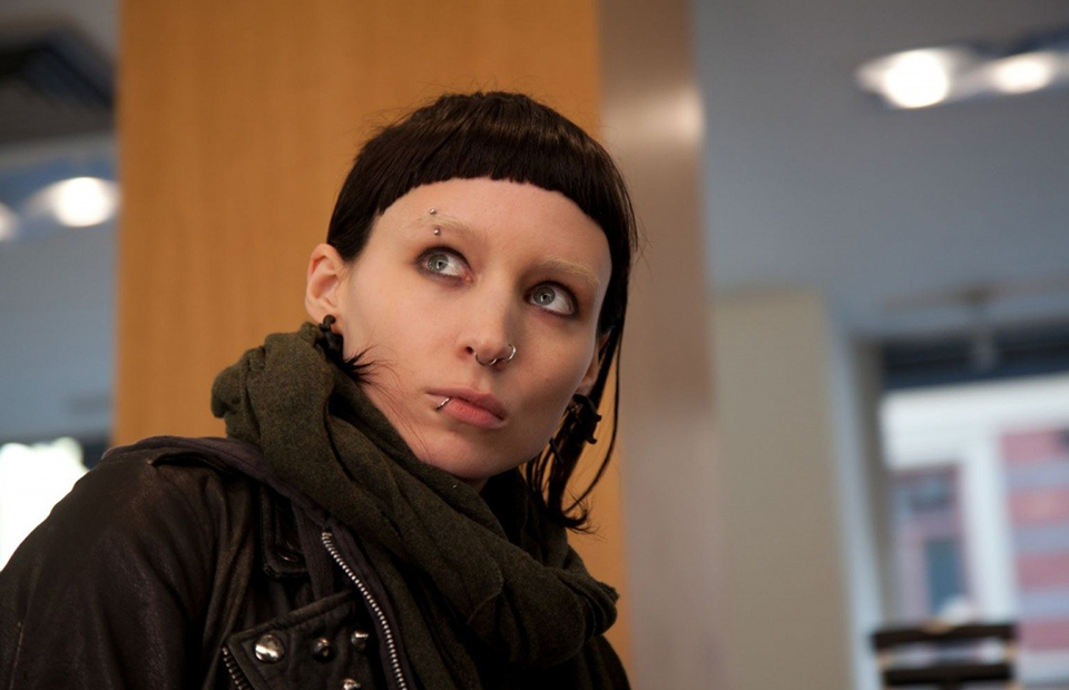 Сбритые брови и проколотые соски: на что идут актеры ради роли | РБК Стиль