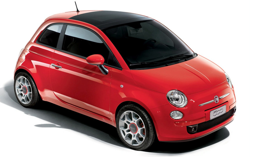 Покупателям Ferrari будут давать FIAT 500 в довесок