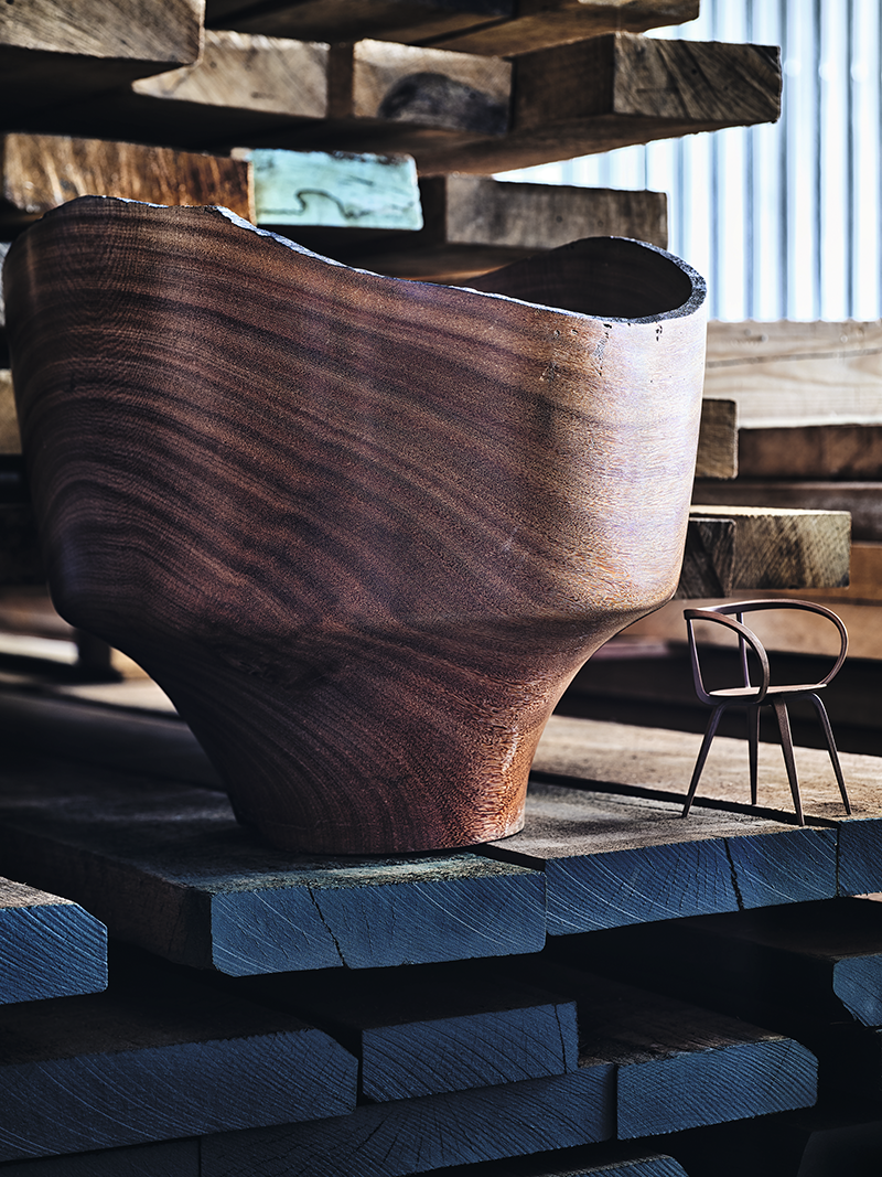 Ваза Governador Bowl, фабрика Etel (салон Krassky)
Миниатюра кресла Miniatures Y-Chair, Hans J. Wegner (шоурум Vitra)