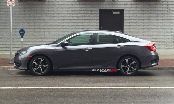 Новый седан Honda Civic замечен без камуфляжа