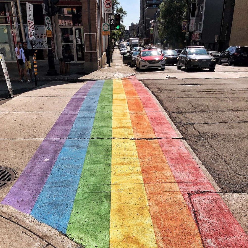 Пешеходный переход в районе Gay Village